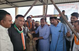 सहकारी बैंक अध्यक्ष ने दगोरी व बरतोरी में धान खरीदी का किया शुभारंभ