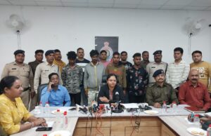 प्राचीन मूर्तियों की खरीदार बनकर पहुंची पुलिस , चार गिरफ्त में , भांवर गणेश की बेशकीमती मूर्ति बरामद