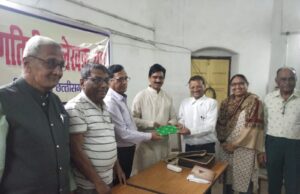 सांडत्व पूर्ति के लिए निकला सांड किसी की नहीं सुनता- अनुरागी