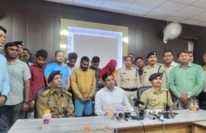 सूने घरों में चोरी करने वाले पकड़ाए, 6 चोरियों का खुलासा, 26 लाख के जेवर, नकदी बरामद