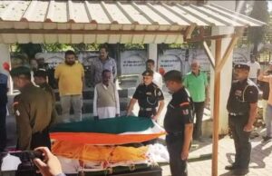 सेना में मेजर शहर के नीलेश को अंतिम विदाई देते सबकी आंखें नम