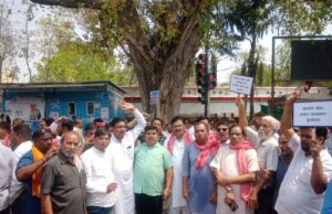 किसान न्याय योजना को तस्कर न्याय योजना कहने पर पूर्व मंत्री अजय चंन्द्राकर का पुतला फूंका