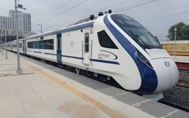 Prabhatkhabar_2023-01_e683bf91-47e1-47f5-830b-0260933e0a78_vande_bharat_express