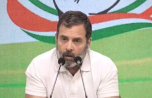 राहुल गांधी ने अपने ट्विटर अकाउंट पर लिखा डिसक्वालिफाइड सांसद, देशभर में कांग्रेस का गांधी प्रतिमाओं के सामने प्रदर्शन