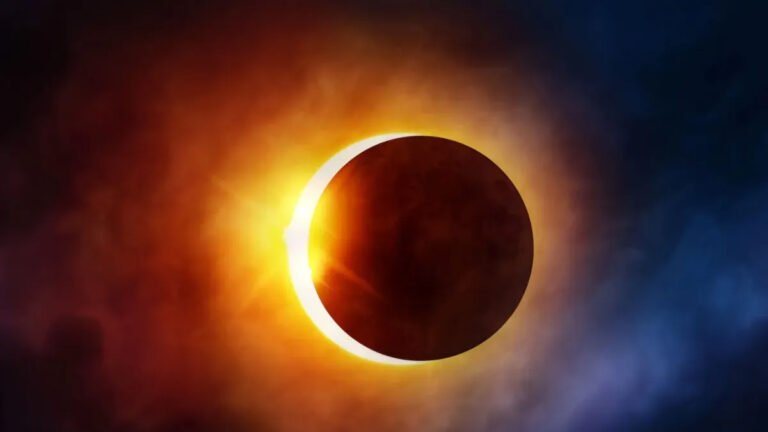 Chandra-Grahan-2023-date-and-time-expert.jpg