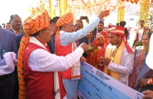 तातापानी महोत्सव में 400 जोड़े दाम्पत्य सूत्र में बंधे, मुख्यमंत्री ने दी शुभकामनाएं