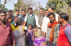 परिवार को हत्या का शक, घर में मिली थी एक ही परिवार के तीन लोगों की जली लाश