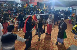 Masquerade Competition: मनेन्द्रगढ़ में सांस्कृतिक मंच की बहरूपिया प्रतियोगिता, 100 कलाकार ले रहे हैं हिस्सा