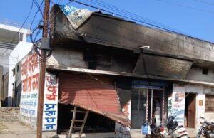 No FIR for arson in shop: आगजनी की कोशिश की पहली सूचना पर पुलिस ने कार्रवाई नहीं की, दस दिनों बाद जला दी गई पूरी दुकान