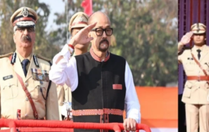 Republic day:राज्यपाल रमेन डेका ने रायपुर में ली परेड की सलामी, मुख्यमंत्री ने अम्बिकापुर में किया ध्वजारोहण