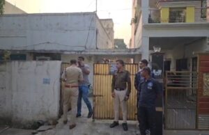 Daylight robbery : जमीन बेचकर घर में रखे थे 60 लाख , मिलिट्री ड्रेस में आये हथियारबंद डकैत दिनदहाड़े लूटकर भागे