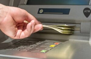 Cash Withdrawal: ATM से पैसे निकालन हो जाएगा महंगा, RBI ने बढ़ाई इंटरचेंज फीस