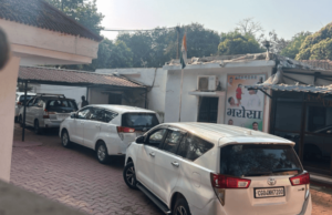 CBI raids: पूर्व मुख्यमंत्री भूपेश बघेल के निवास पर CBI की रेड, विधायक देवेंद्र यादव और आईपीएस आरिफ शेख के घर भी पहुंची है टीम