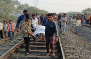 Suicide in front of train: ट्रेन के सामने कूदकर युवक ने दी जान, पत्नी और ससुराल वालों से परेशान था
