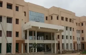 Medical negligence: डॉक्टर की लापरवाही से युवती की मौत, मेडिकल कॉलेज में ऑन कॉल डॉक्टर को शो कॉज नोटिस