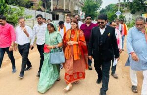 Police wonder : महिला आयोग की पूर्व अध्यक्ष हर्षिता पांडेय को फरार बताकर कोर्ट में चालान पेश, पता लगने पर कोर्ट पहुंचीं, मिली जमानत