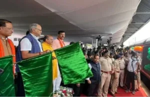 Raipur-Jabalpur Intercity : रायपुर-जबलपुर के बीच शुरू हुई इंटरसिटी एक्स्प्रेस, सीएम विष्णुदेव साय ने दिखाई हरी झंडी