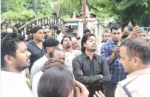 Anger over gang rape incident: गृहमंत्री के जिले में SP की कार को घेरकर हंगामा, आदिवासी युवती से गैंगरेप की घटना से तनाव