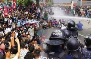 Social media ban: सोशल मीडिया बैन पर नेपाल में भारी हिंसा, कानून मंत्री का घर फूंका, दुबई भागने की तैयारी में PM ओली