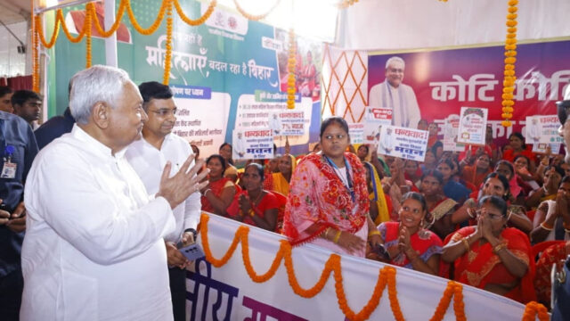 6916dd8d45fbc-nitish-with-women-supporters-144303122-16x9.jpg