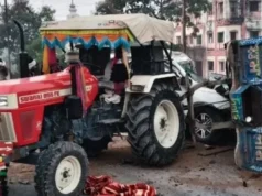 Road Accident: सुबह-सुबह ट्रैक्टर ट्रॉली में जा घुसी फॉर्च्यूनर कार, 5 लोगों की मौके पर मौत