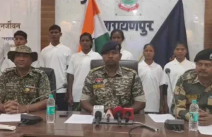 Naxalites Surrender: नारायणपुर में 11 नक्सलियों ने किया आत्मसमर्पण, 37 लाख का था इनाम