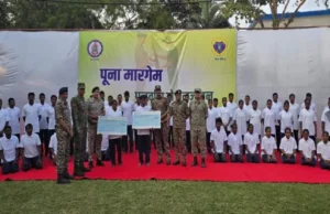 Naxalites surrender : बीजापुर में 52 नक्सलियों ने पुलिस अधीक्षक के सामने किया सरेंडर, 1.41 करोड़ का इनाम था घोषित