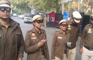 Delhi Police Smart Glasses: गणतंत्र दिवस में दिल्ली पुलिस पहनेगी AI चश्मा, वांटेड अपराधी दिखते ही पकड़े जाएंगे