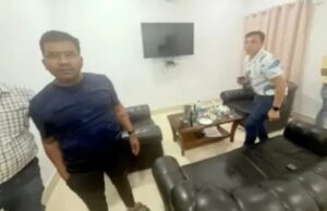 Guesthouse liquor Party: गेस्टहाउस में शराब पार्टी करने वाले अफसरों को सरकार ने हटाया, वीडियो हुआ था वायरल