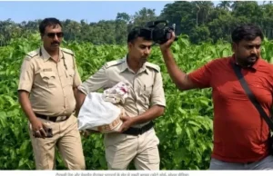 Corruption Case: TMC नेता के खेत से मिला 4 ट्रॉली बैग में 2.24 करोड़ कैश, ममता सरकार की कट मनी का अंदेशा