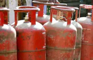 LPG cylinder price hike : जनता पर महंगाई की एक और मार, घरेलू LPG रसोई गैस सिलिंडर हुआ 29 रुपये महंगा