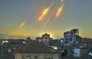 US-Iran war reignites : खाड़ी में फिर छिड़ी जंग, अमेरिकी हमलों के बाद ईरान ने US सैन्य ठिकानों पर दागीं मिसाइलें