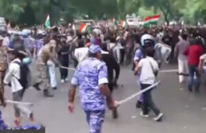 CJP parliament march: जंतर-मंतर पर काकरोच जनता पार्टी प्रदर्शनकारियों पर लाठीचार्ज, संसद मार्च से पहले कइयों के सिर फूटे