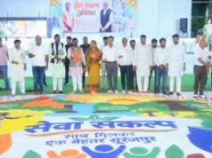 Seva Sankalp Abhiyan : सूरजपुर में जगमगा उठे आशीर्वाद के 4.11 लाख दीये, मंत्री लक्ष्मी राजवाड़े ने किया सेवा संकल्प अभियान का शुभारंभ