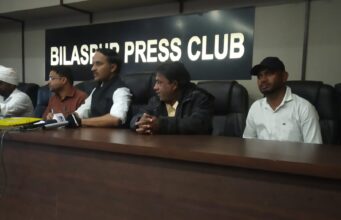 भ्रष्टाचारियों की पोल खोल आंदोलन शुरू करेगा आजाद मंच, पत्रकारों को दिखाया डेमो