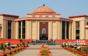 आदेशों की अवमानना पर हाईकोर्ट का कड़ा रुख , सामान्य प्रशासन व राजस्व विभाग के सचिव के खिलाफ 25 – 25 हजार रुपए का जमानती वारंट