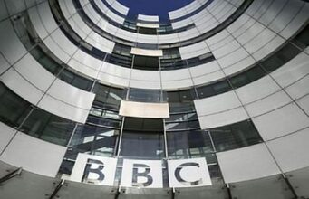 BBC के दिल्ली – मुंबई दफ्तर में आयकर के छापे, लेखा कर्मचारियों के मोबाइल फोन भी किए गए जब्त