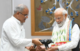 पीएम नरेंद्र मोदी से सीएम भूपेश ने की मुलाकात, जी – 20 की बैठक सहित विभिन्न मुद्दों पर हुई चर्चा