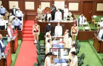 विधानसभा में टारगेट किलिंग पर हंगामा, शोरगुल के बीच 4144 करोड़ का तीसरा अनुपूरक बजट पेश, सदन की कार्रवाई 3 बार स्थगित