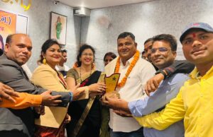 शिक्षक संगठन ने समाज के वरिष्ठ नागरिकों, शिक्षकों, सैनिकों, कवियों एवं पत्रकारों का किया सम्मान