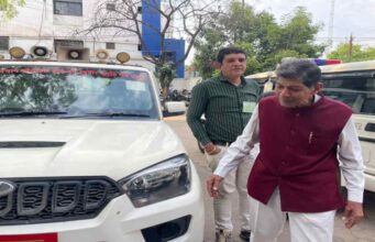 चौराहे पर पूर्व गृहमंत्री ननकी राम कंवर से बदसलूकी, शिकायत पर पुलिस ने दर्ज की एफआईआर