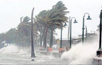 Biparjoy storm: बिपरजॉय तूफान की बाढ़ में डूबा कच्छ रेगिस्तान का इंडो-पाक नडाबेट बॉर्डर, 90-100 किलोमीटर की स्पीड से चल रही तेज हवाएं