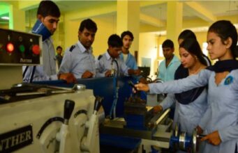 हायर सेकेण्डरी के साथ आईटीआई व्यावसायिक प्रशिक्षण का छत्तीसगढ़ मॉडल पूरे देश में होगा लागू