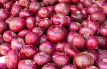 Inflation: टमाटर पहले से लाल, अब प्याज भी रूलाने तैयार, कंज्यूमर अफेयर्स का अनुमान