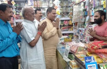 कांग्रेस प्रत्याशी को जिताने रविन्द्र नेताओं के साथ सड़क पर उतरे