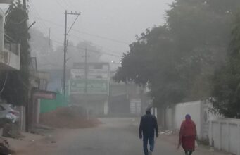 CG Weather Update: अंबिकापुर में पारा 10 डिग्री के नीचे पहुंचा, मैनपाट और सामरीपाट में कड़ाके की ठंड