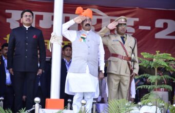 उप मुख्यमंत्री अरूण साव ने फहराया तिरंगा, परेड की ली सलामी