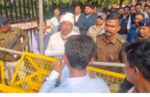 Surguja University: परीक्षा में शून्य नंबर देने पर सरगुजा विश्वविद्यालय का छात्र-छात्राओं ने किया घेराव, पुलिस से झूमाझटकी भी