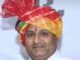 पार्षद ने शहर की जर्जर सड़कों पर विरोध प्रदर्शित किया, सदन से सड़क तक लड़ाई की दी चेतावनी