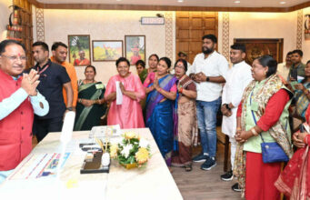 महिला समूहों को रेडी टू ईट, महिलाओं ने मुख्यमंत्री से मिलकर जताया आभार